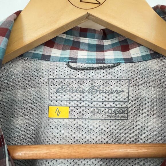 Eddie Bauer Travex Classic Fit Button Down Shirt, Men's LT, Business Office - Picture 9 of 11